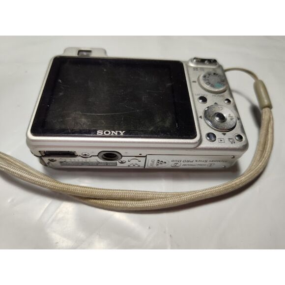 Sony Cybershot 7.2 Meg Pixels DSC-W20 Digital Camera With Battery & Charger - Picture 7 of 8